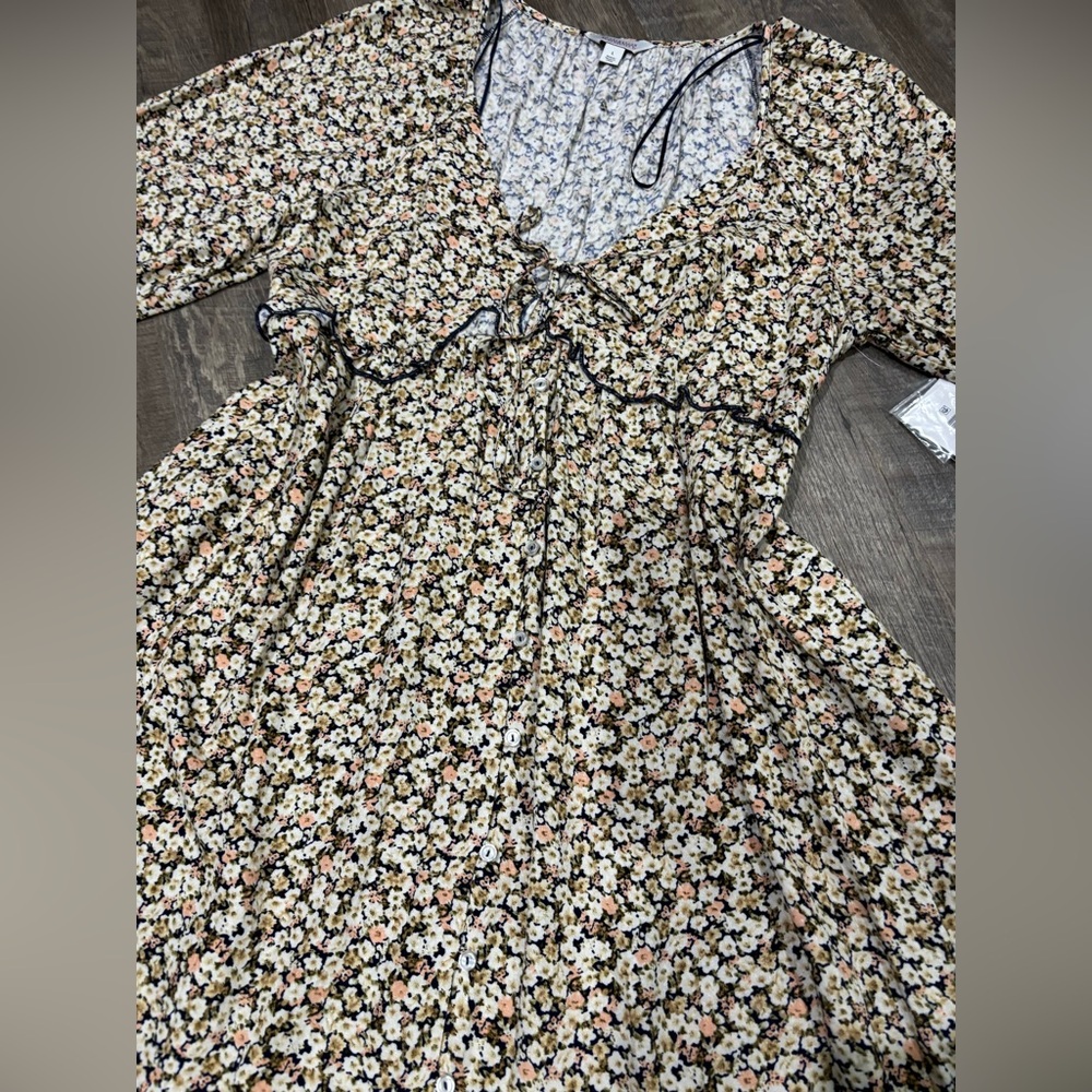 Destination MATERNITY Floral Dress —- (Maternity LG)